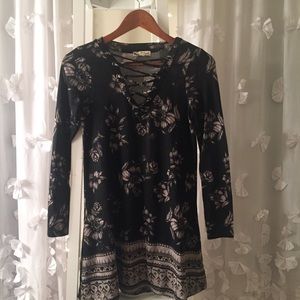 Black and White Floral Lace-Up Long Sleeve Dress